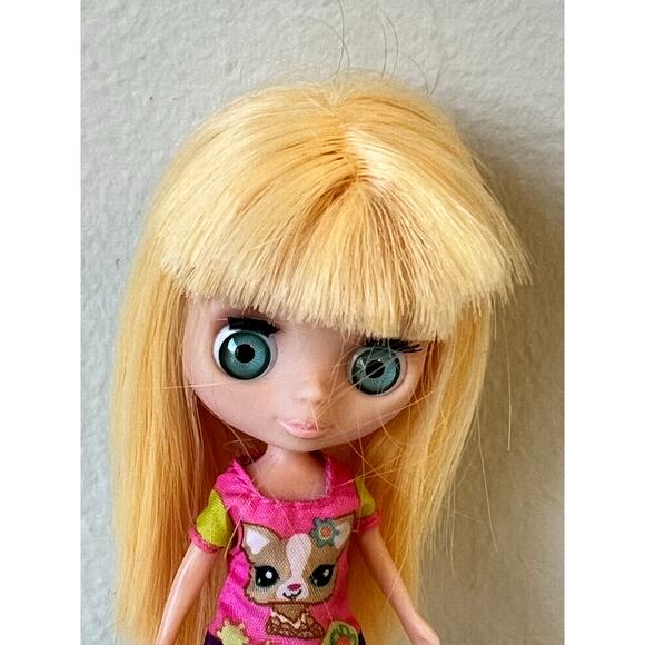 Littlest Pet Shop LPS Blythe Doll #B15 Blonde in Pink Dress - Picture 3 of 3